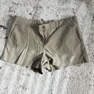Gap khaki summer short